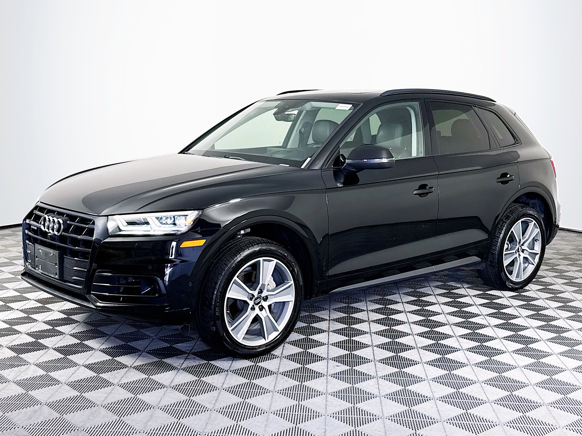 Used 2019 Audi Q5 Prestige w/ Prestige Package AWD/4WD image 4