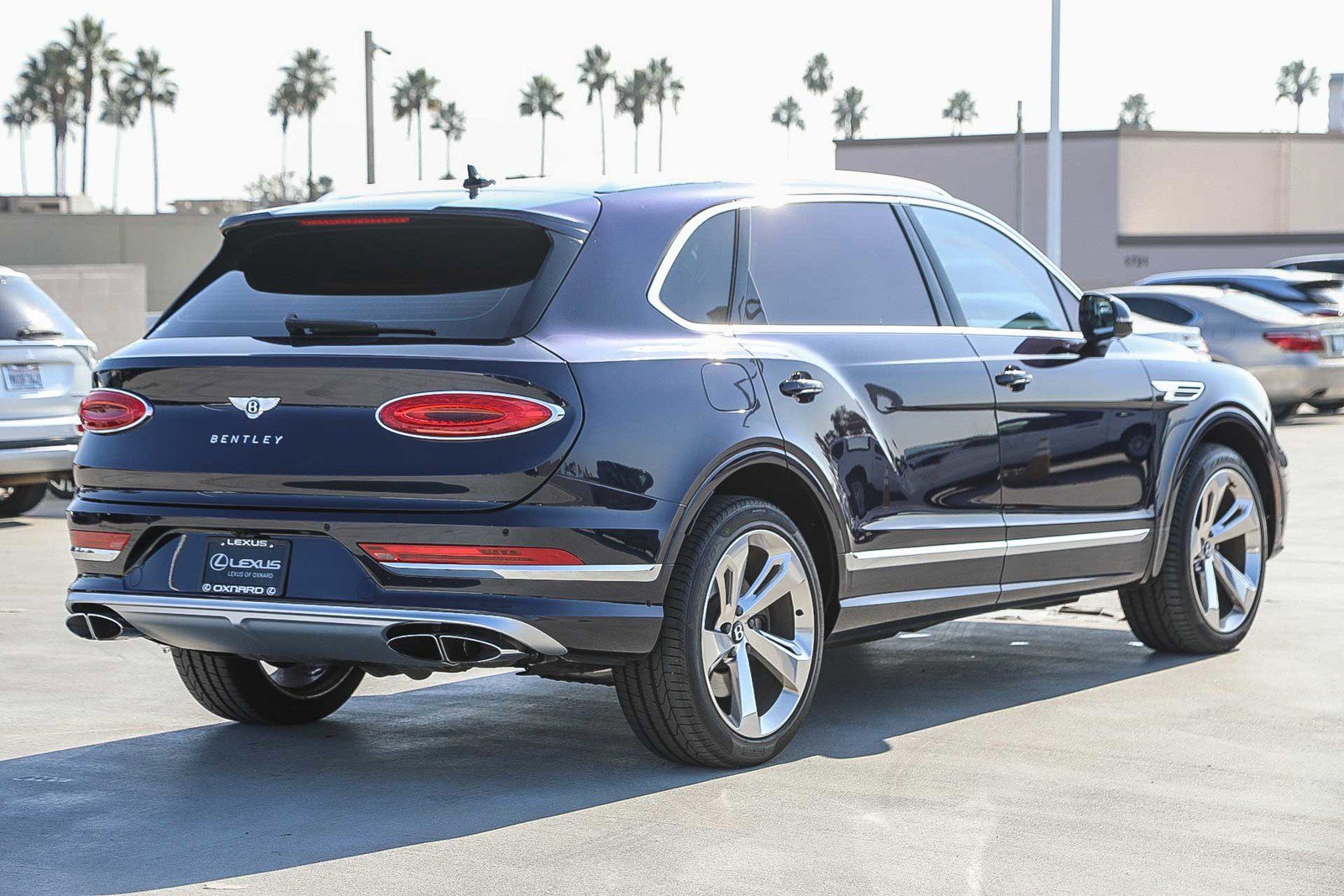 Used 2023 Bentley Bentayga Extended Wheelbase image 7