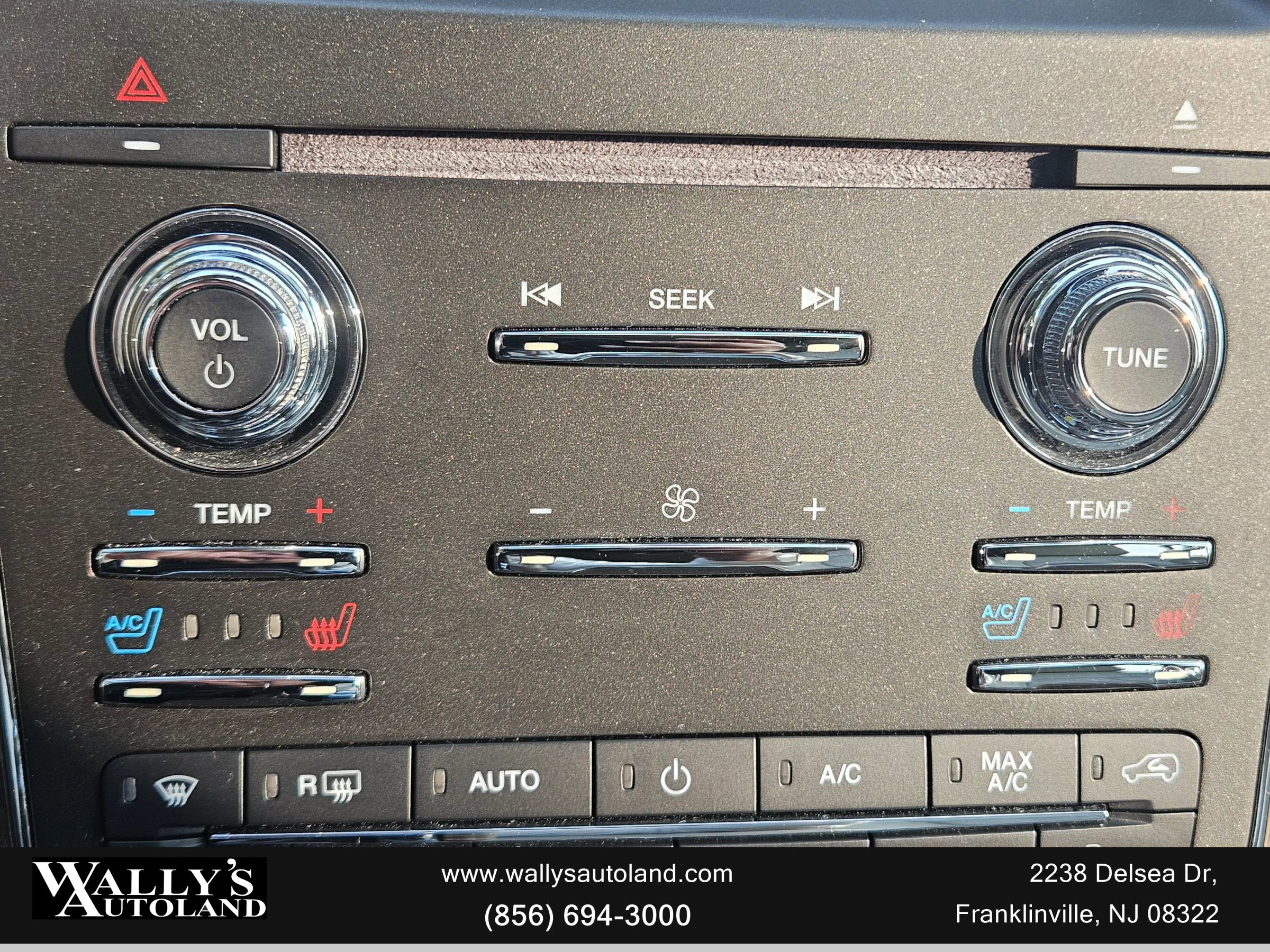 Used 2015 Lincoln Navigator 4WD image 17