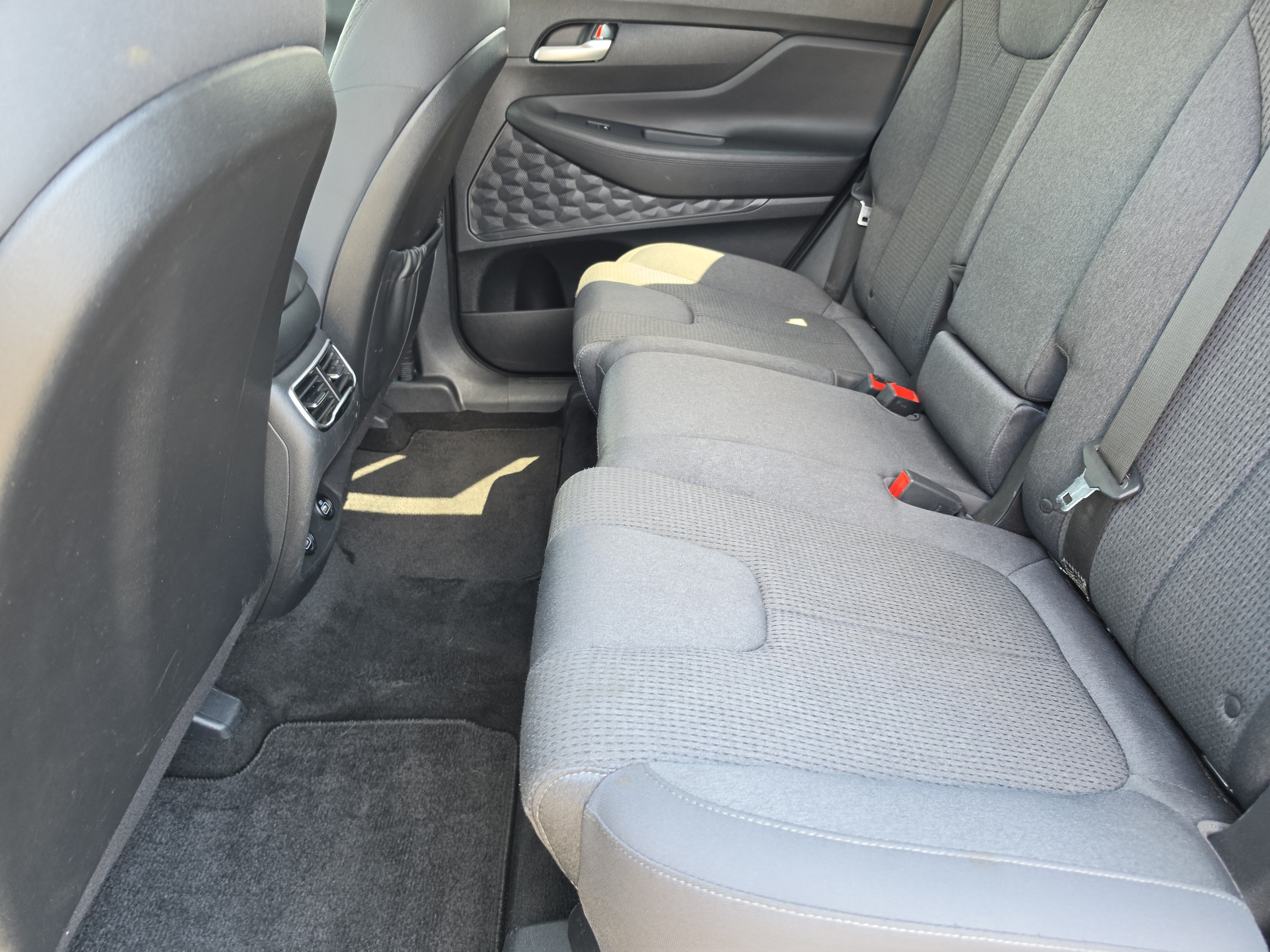 Used 2023 Hyundai Santa Fe SE FWD image 10