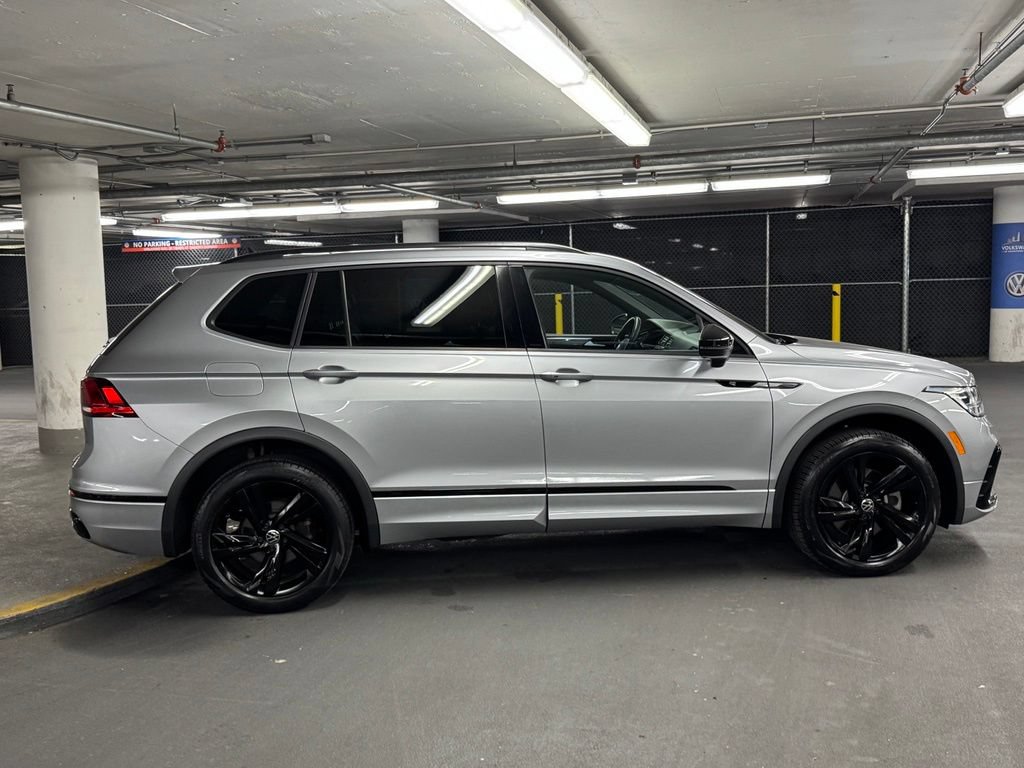 Used 2023 Volkswagen Tiguan SE R-Line FWD image 38