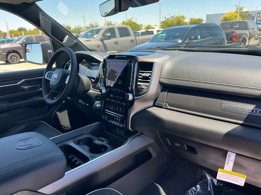 New 2026 RAM 1500 Laramie AWD/4WD image 15