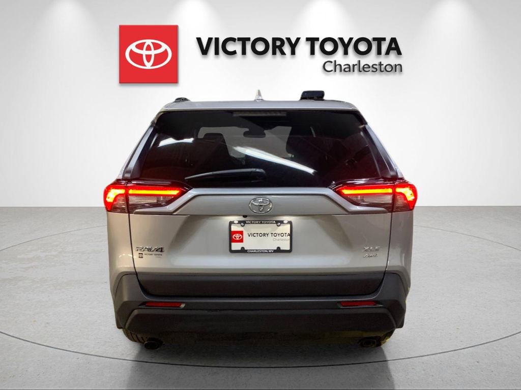 Used 2024 Toyota RAV4 XLE image 4