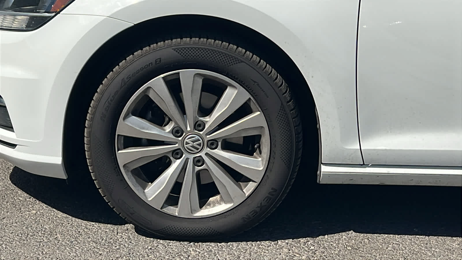 Used 2019 Volkswagen Golf SE FWD image 9