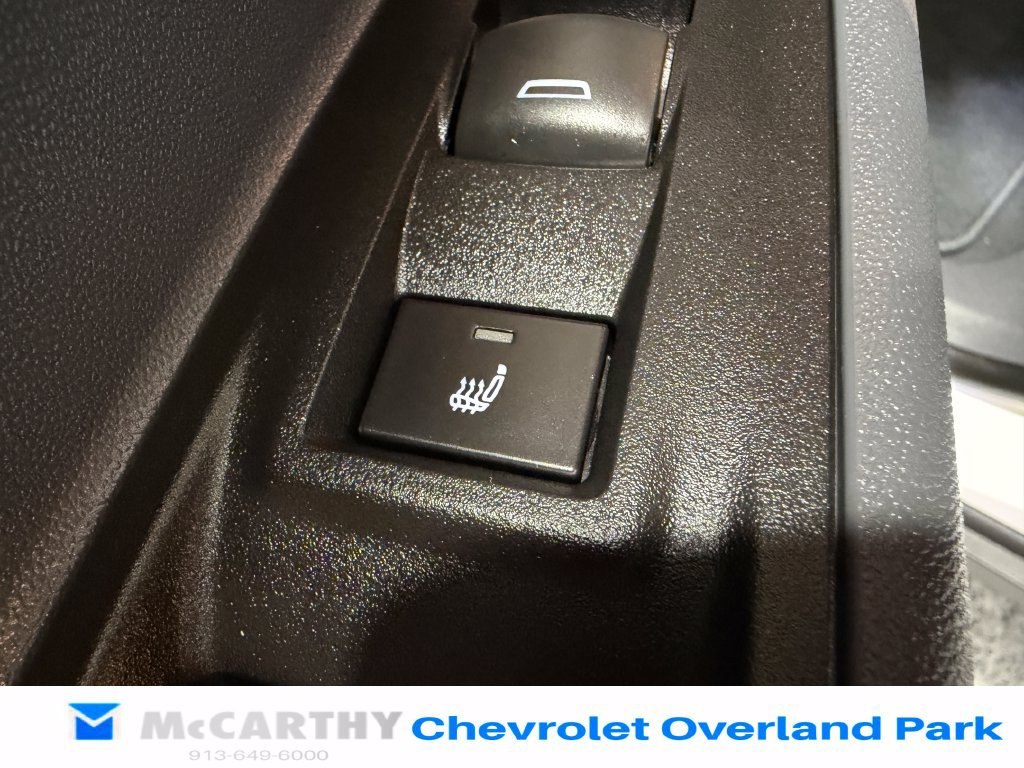 Used 2021 Chevrolet Bolt Premier w/ Infotainment Package FWD image 27