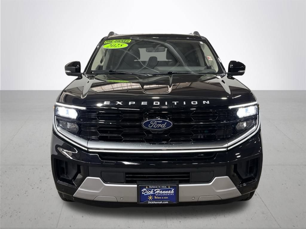 Certified 2025 Ford Expedition Max Platinum image 4