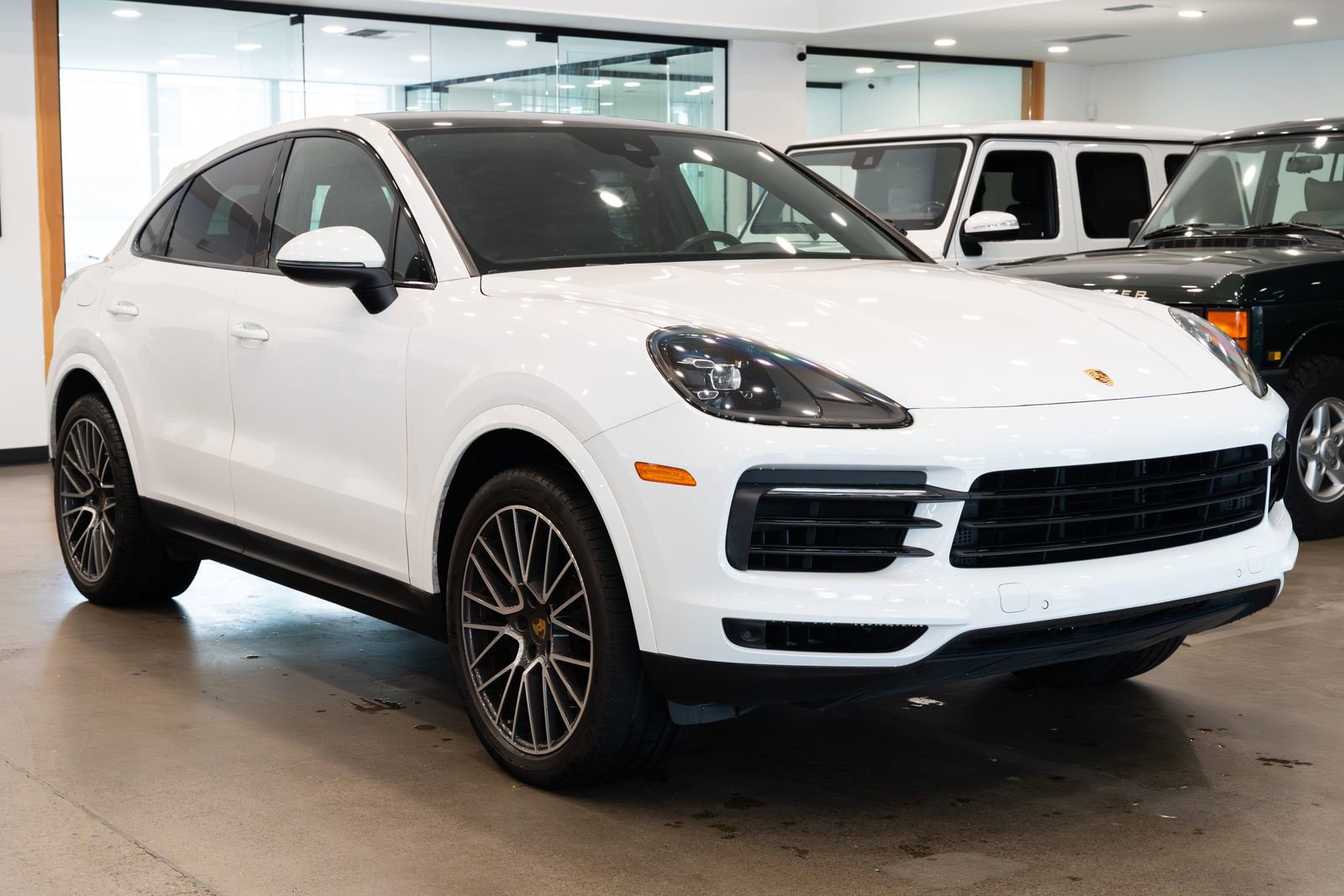 Used 2021 Porsche Cayenne Coupe AWD/4WD image 3
