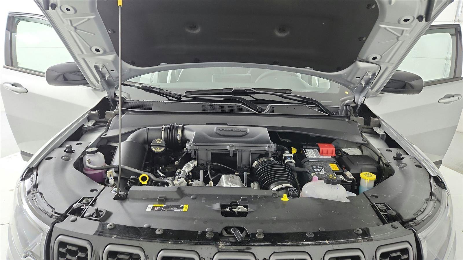 Used 2025 Jeep Compass Latitude w/ Convenience Group image 36