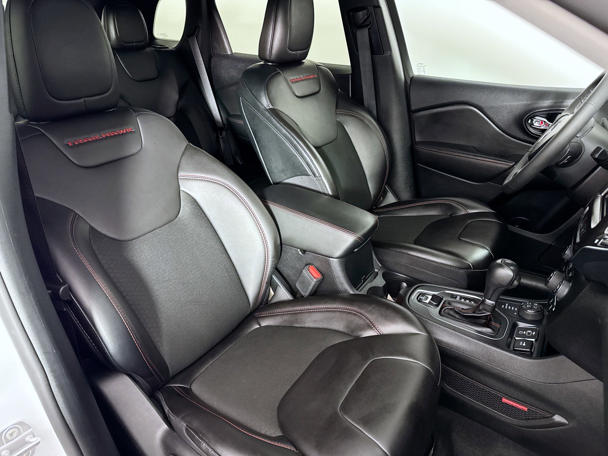 Used 2022 Jeep Cherokee Trailhawk image 31