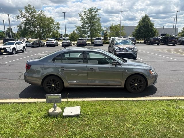 Used 2018 Volkswagen Jetta Sport FWD image 3