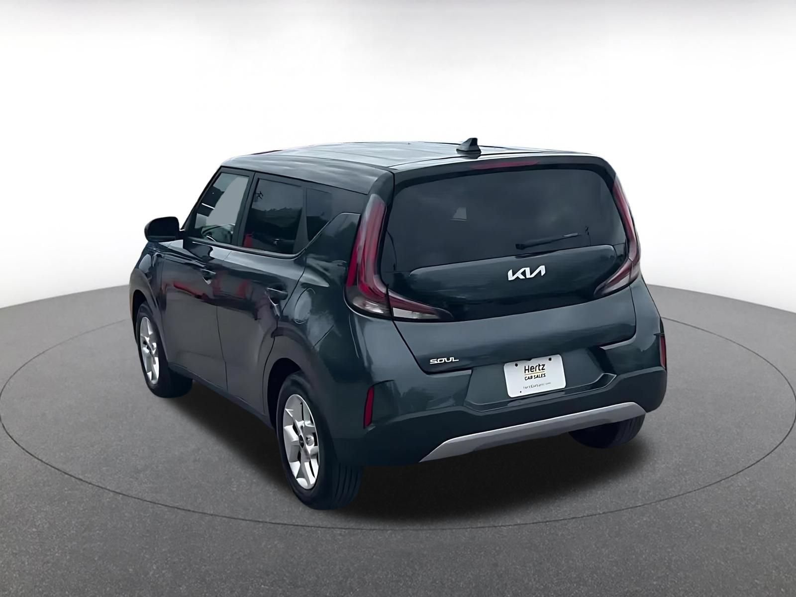Used 2025 Kia Soul LX w/ LX Technology Package FWD image 11