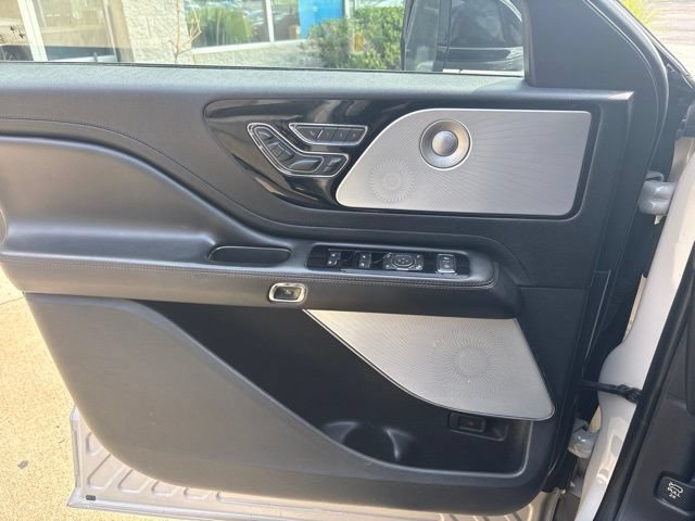Used 2020 Lincoln Aviator Reserve w/ Equipment Group 201A AWD/4WD image 16