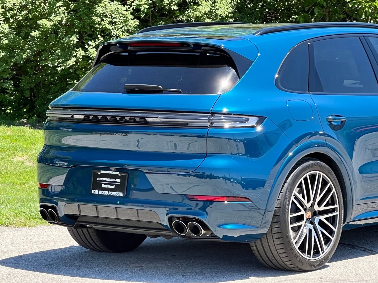 Certified 2025 Porsche Cayenne GTS AWD/4WD image 10