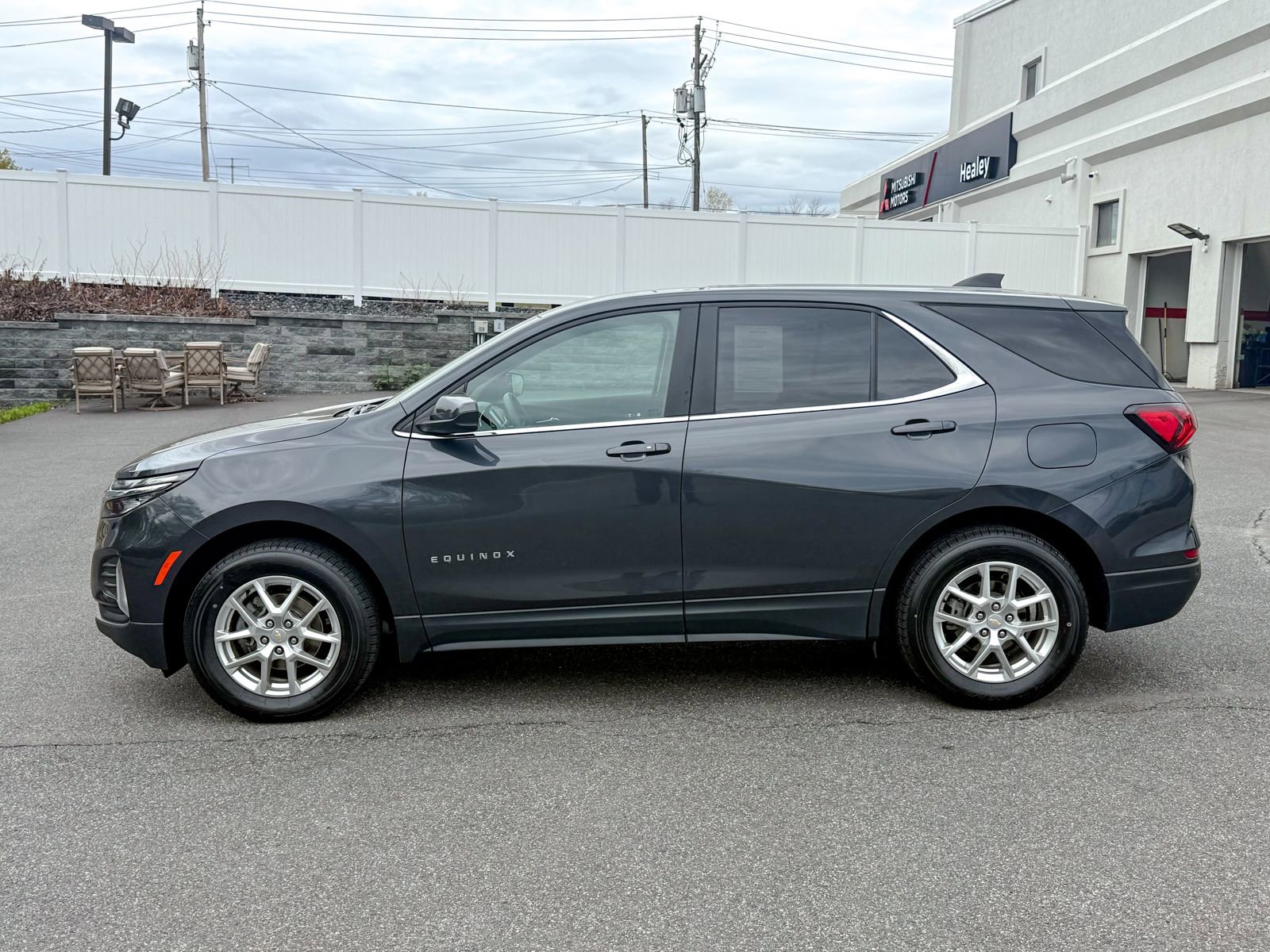 Used 2022 Chevrolet Equinox LT AWD/4WD image 4