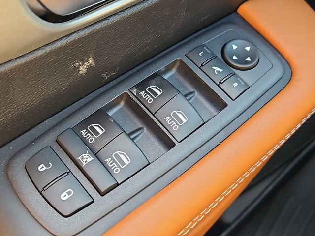 New 2026 Chrysler Pacifica Pinnacle image 25