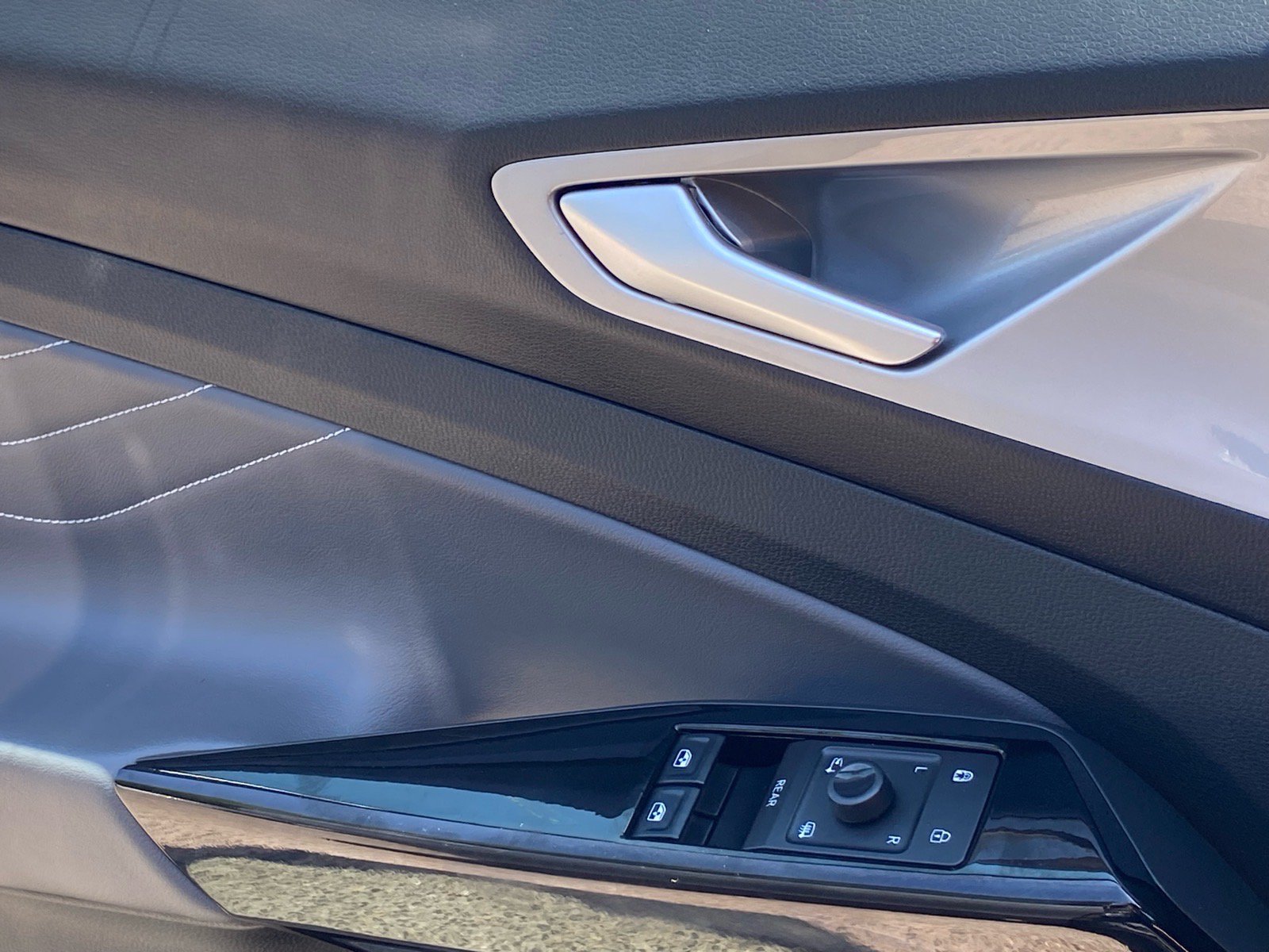 Certified 2023 Volkswagen ID.4 Pro S Plus AWD/4WD image 17