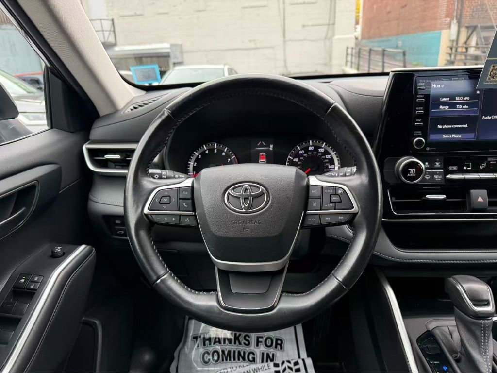 Used 2022 Toyota Highlander LE image 13