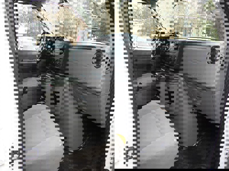 Used 2014 Ford E-250 and Econoline 250 Extended image 18