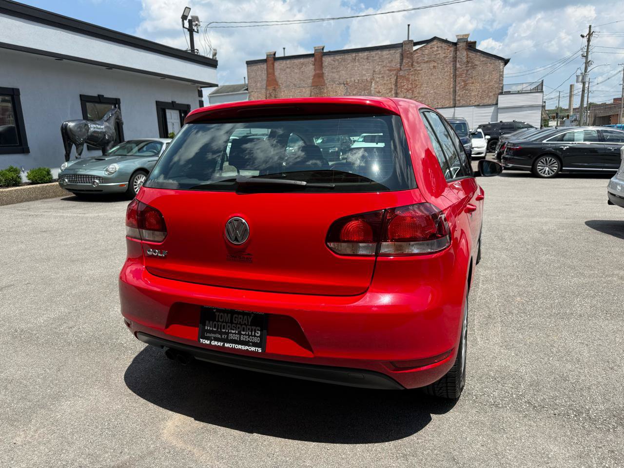 Used 2011 Volkswagen Golf 4-Door FWD image 3