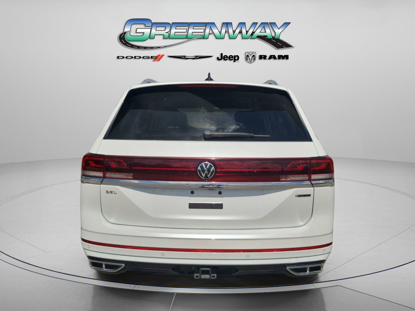 Used 2024 Volkswagen Atlas SEL Premium R-Line image 2