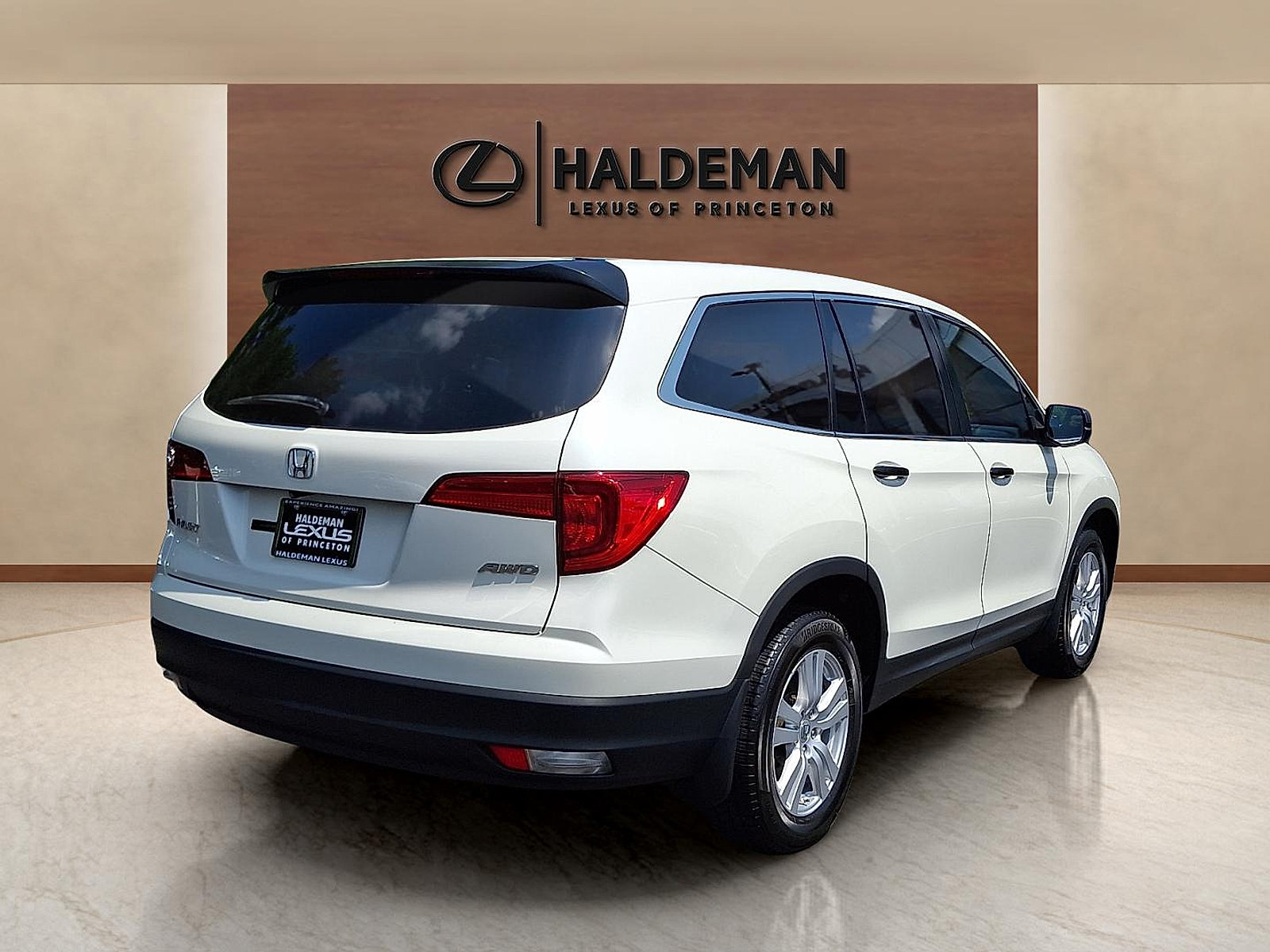 Used 2017 Honda Pilot LX image 6