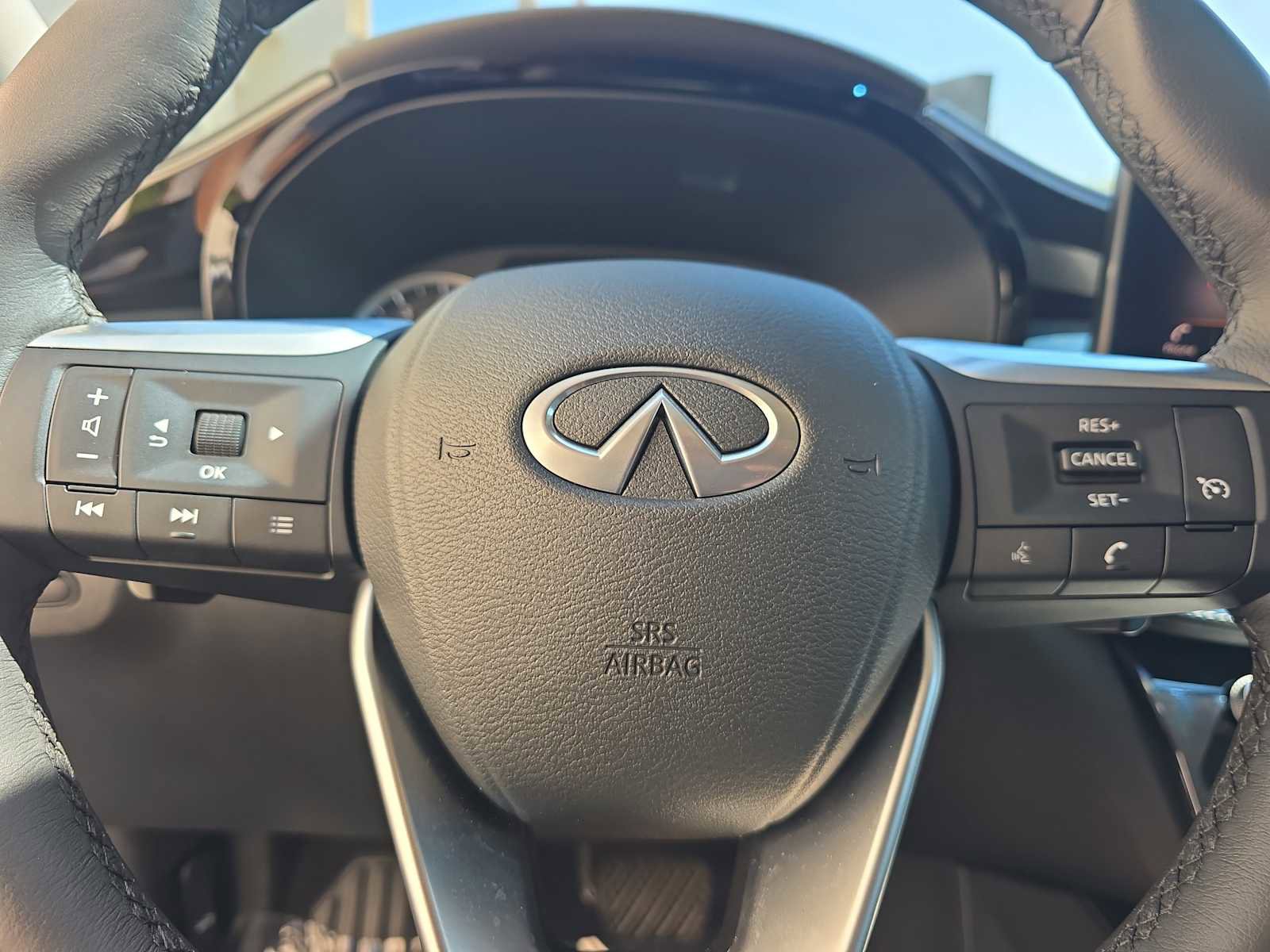 Used 2025 INFINITI QX60 Pure image 23