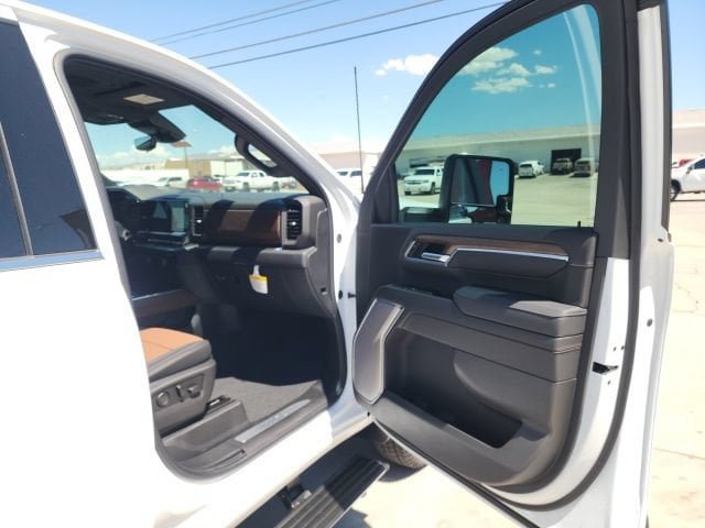 New 2026 Chevrolet Silverado 3500 High Country w/ Technology Package AWD/4WD image 38