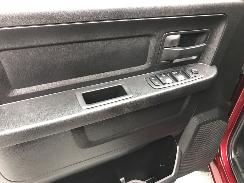 Used 2018 RAM 1500 Express w/ Express Value Package AWD/4WD image 9