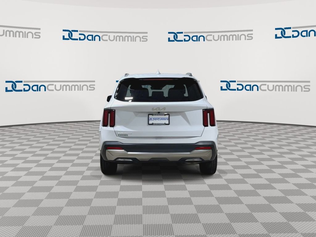 Used 2024 Kia Sorento S FWD image 7