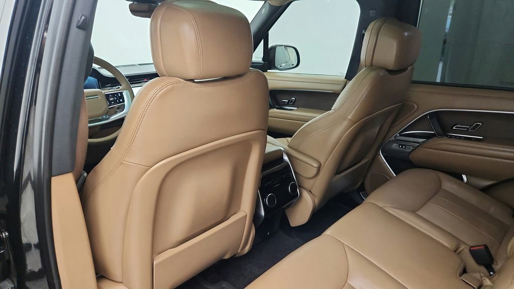 Used 2025 Land Rover Range Rover SE AWD/4WD image 34