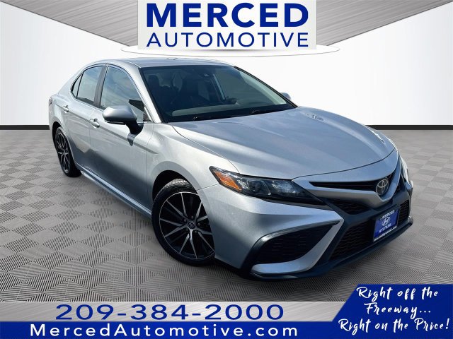 Used 2023 Toyota Camry SE FWD image 1
