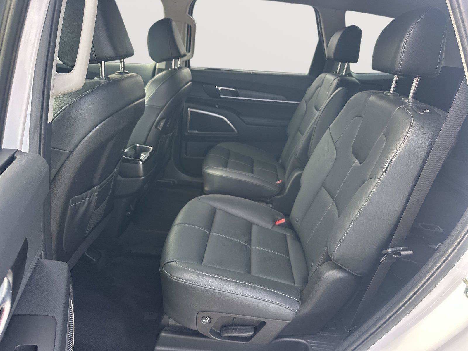 Used 2024 Kia Telluride EX w/ EX Captain's Chair Package FWD image 20