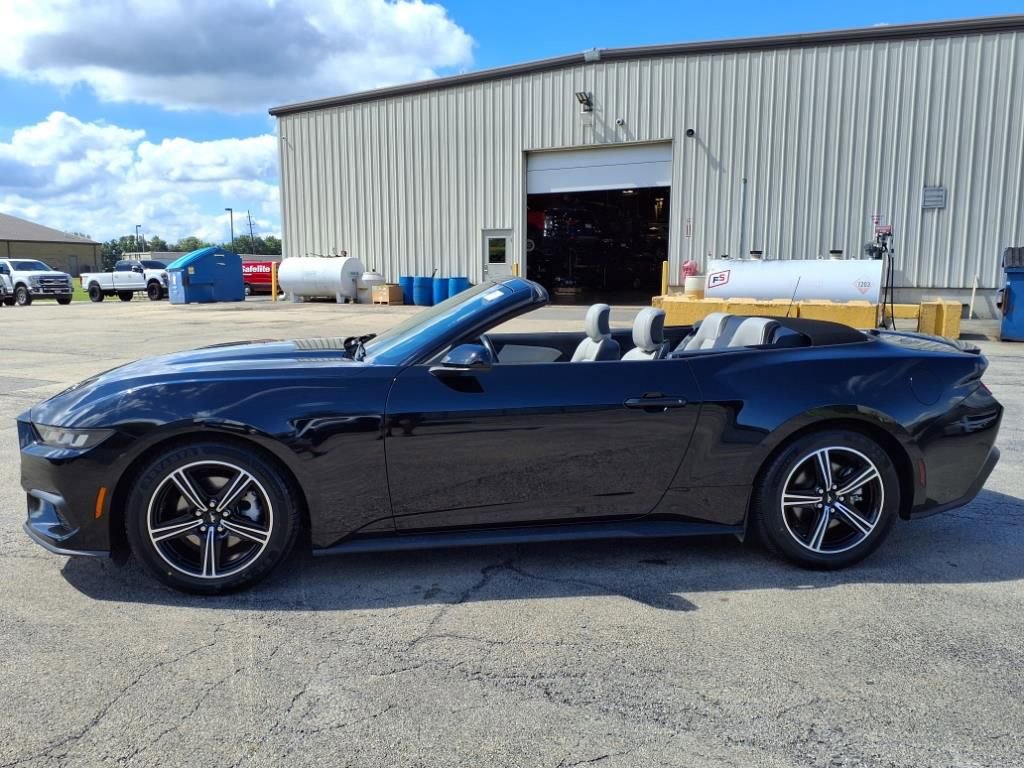 Used 2024 Ford Mustang Premium image 6