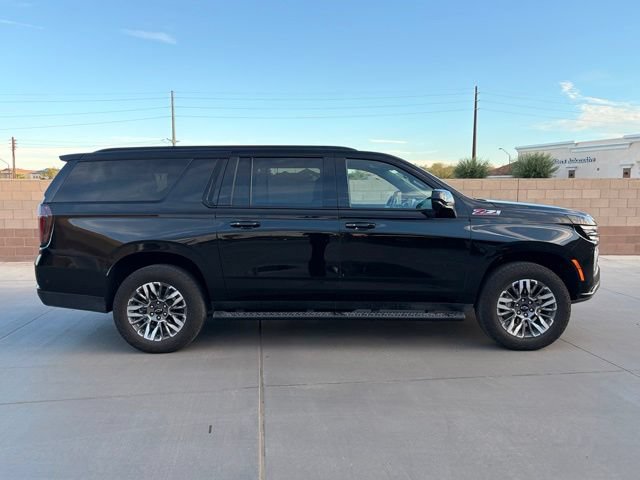 Used 2025 Chevrolet Suburban Z71 AWD/4WD image 7