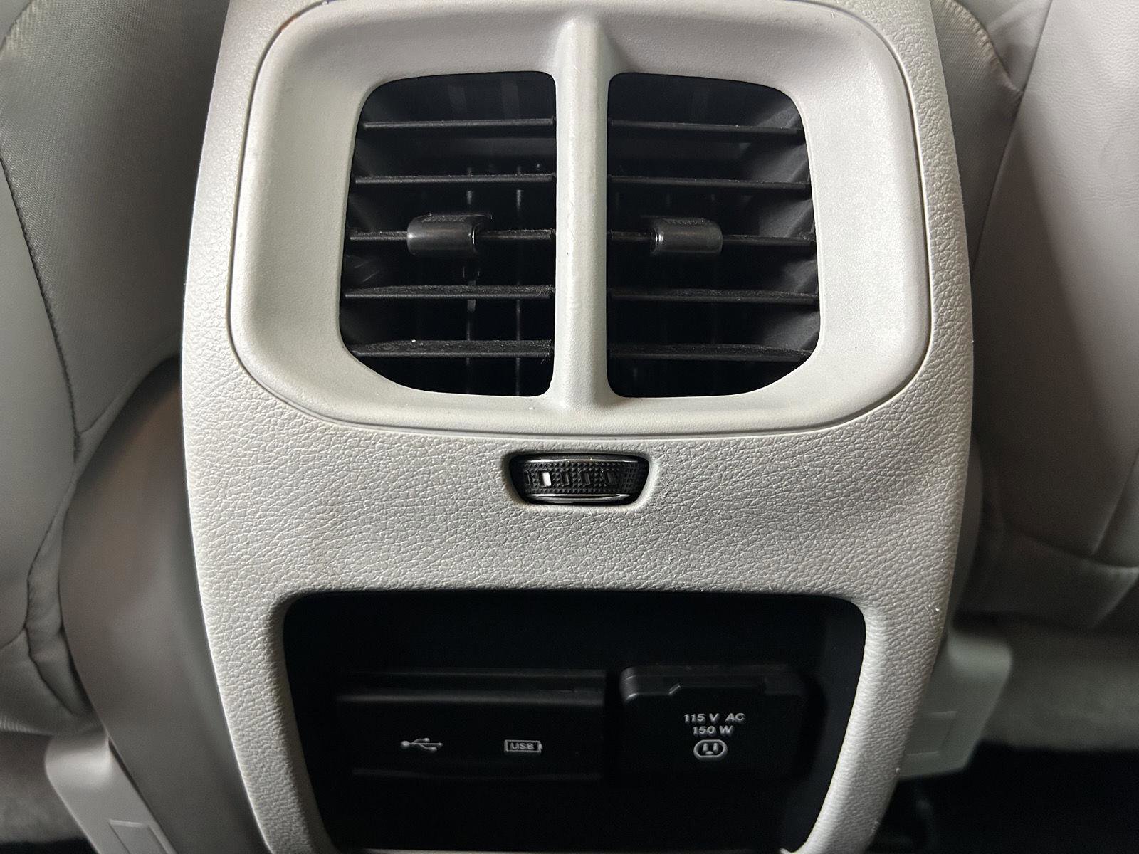 Used 2019 Jeep Cherokee Limited image 7