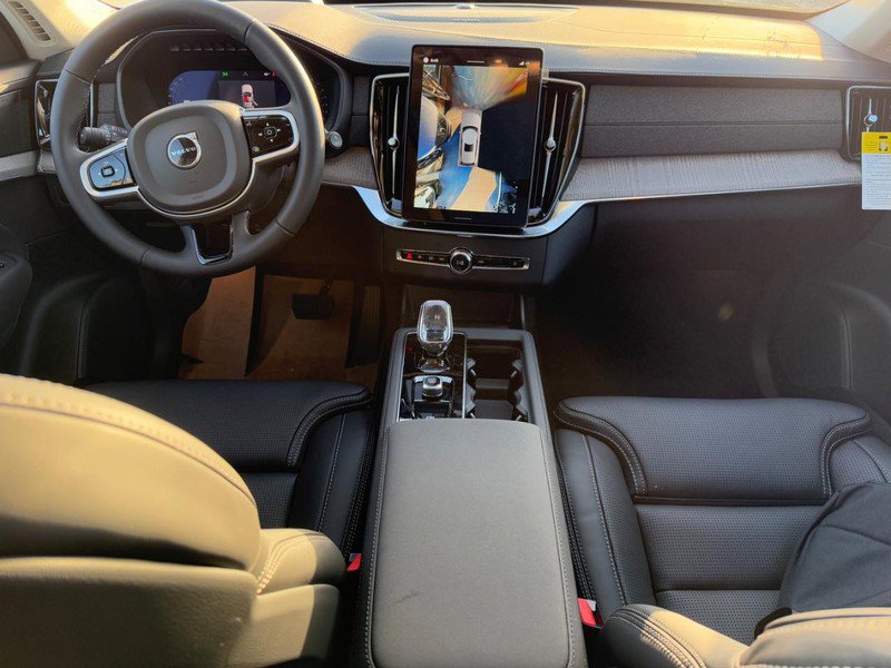 New 2026 Volvo XC90 B6 Ultra w/ Protection Package image 6