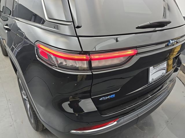 Used 2023 Jeep Grand Cherokee 4WD 4xe w/ Luxury Tech Group II image 18