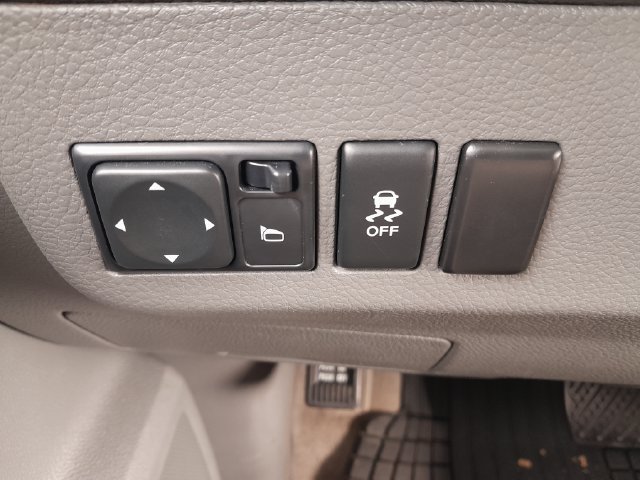 Used 2017 Nissan NV 3500 SL RWD image 10