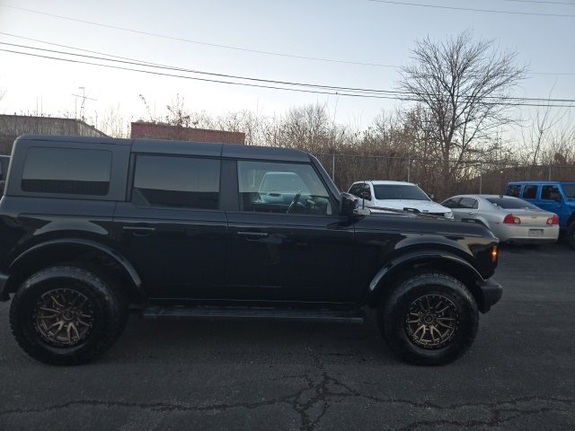 Used 2023 Ford Bronco Outer Banks image 4