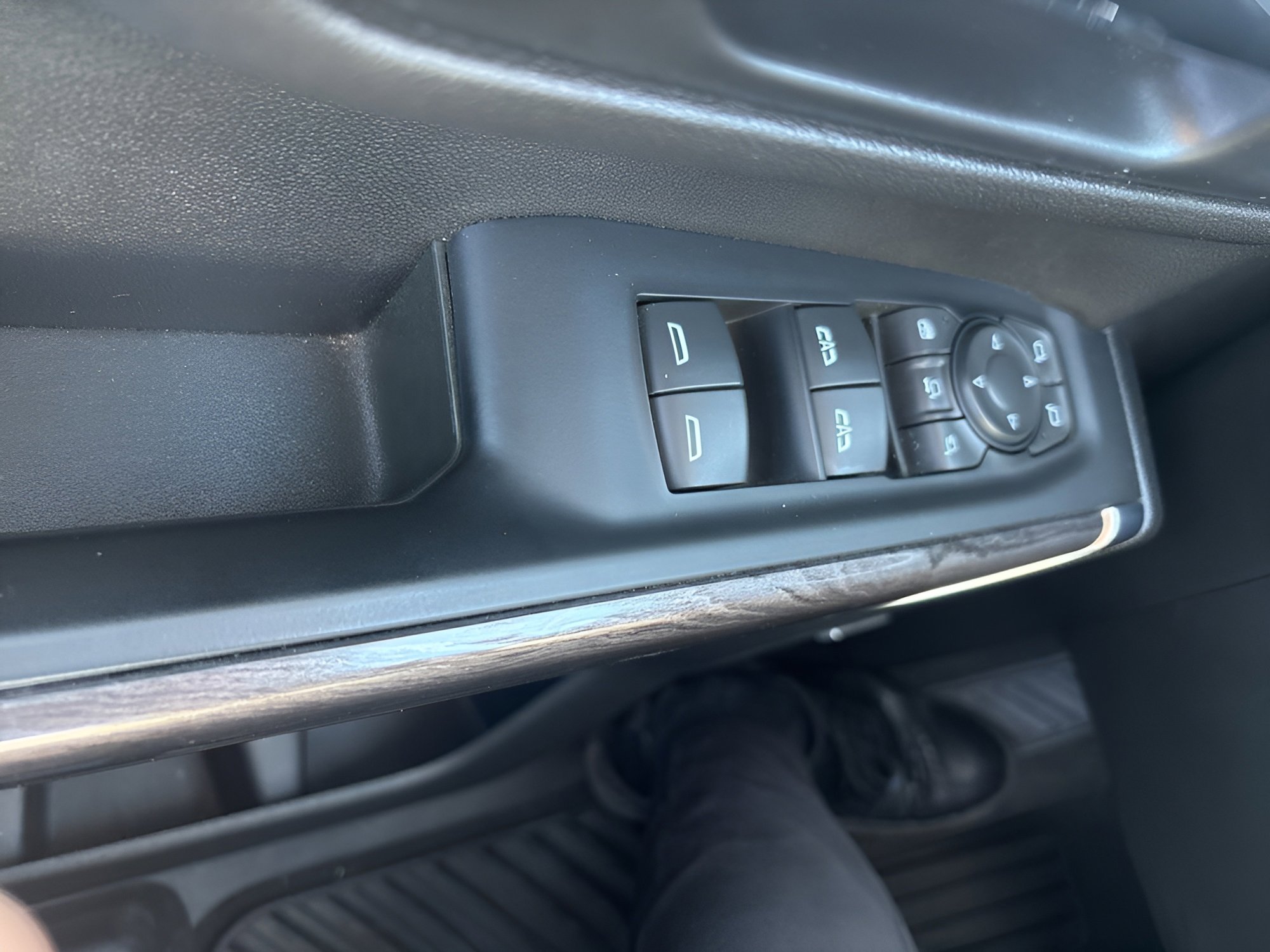 Used 2022 Chevrolet Silverado 3500 LTZ w/ LTZ Convenience Package image 21