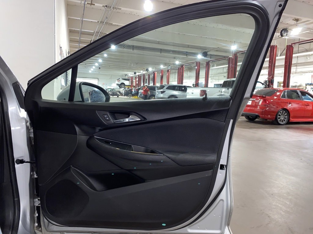 Used 2018 Chevrolet Cruze LT image 12