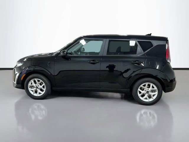 Certified 2025 Kia Soul LX image 4