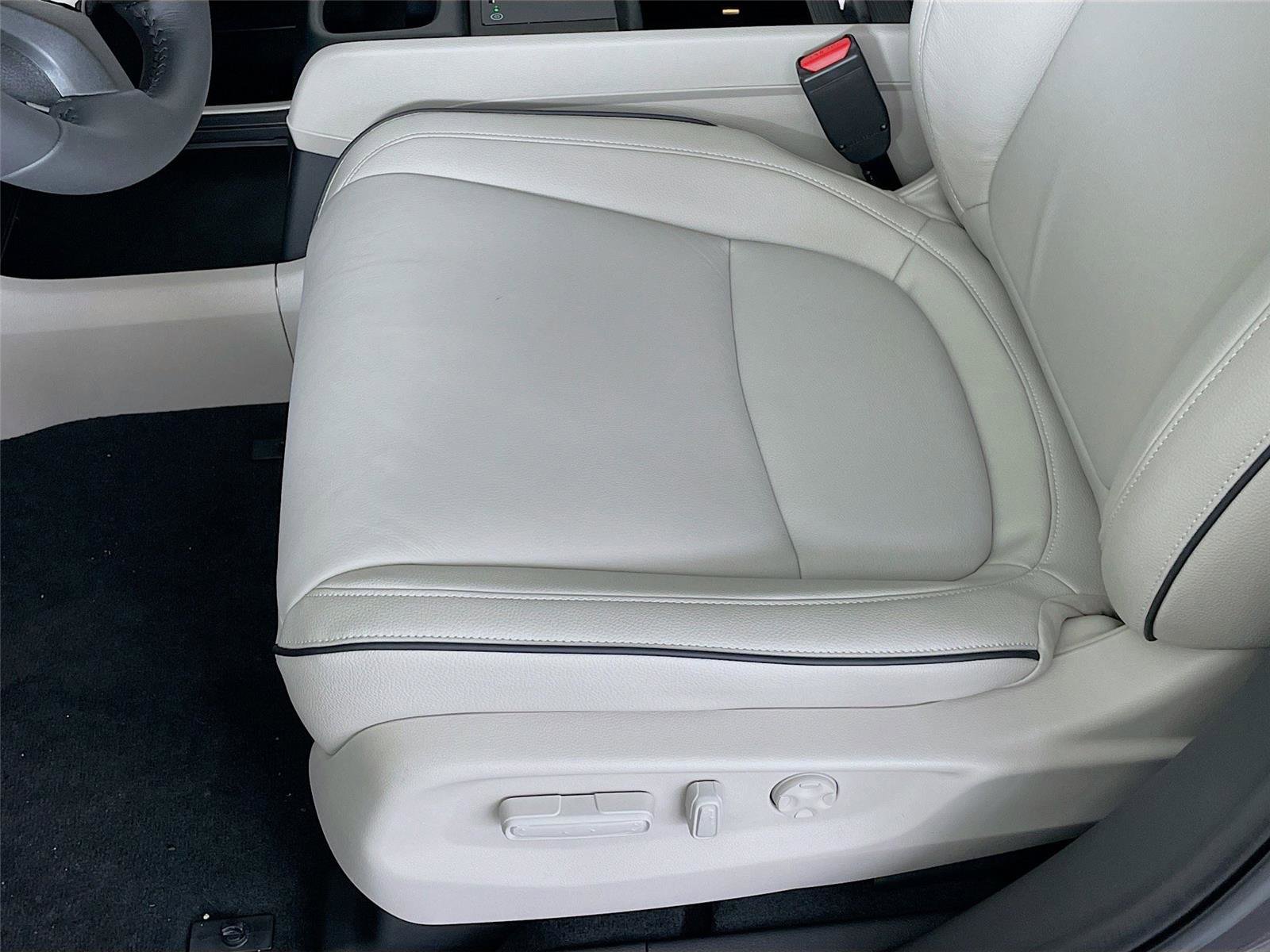 New 2026 Honda Odyssey Touring image 23