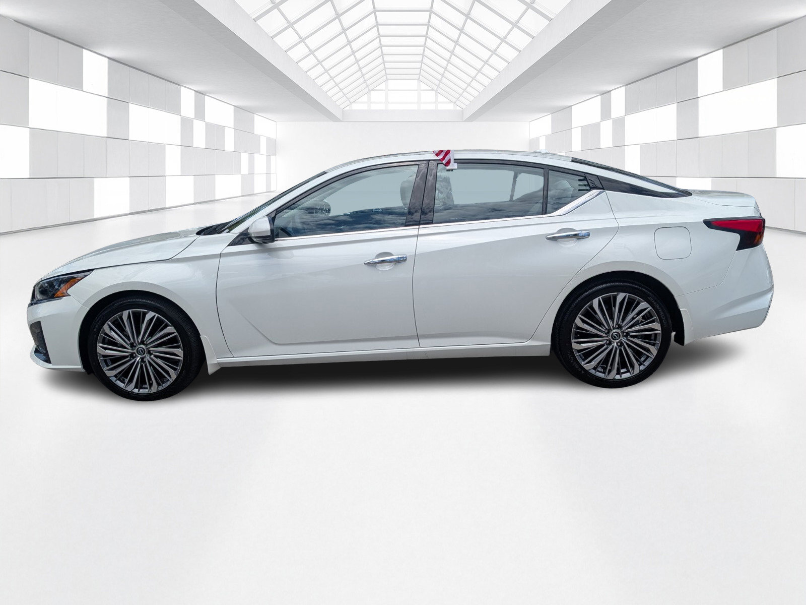 Certified 2025 Nissan Altima 2.5 SL FWD image 4