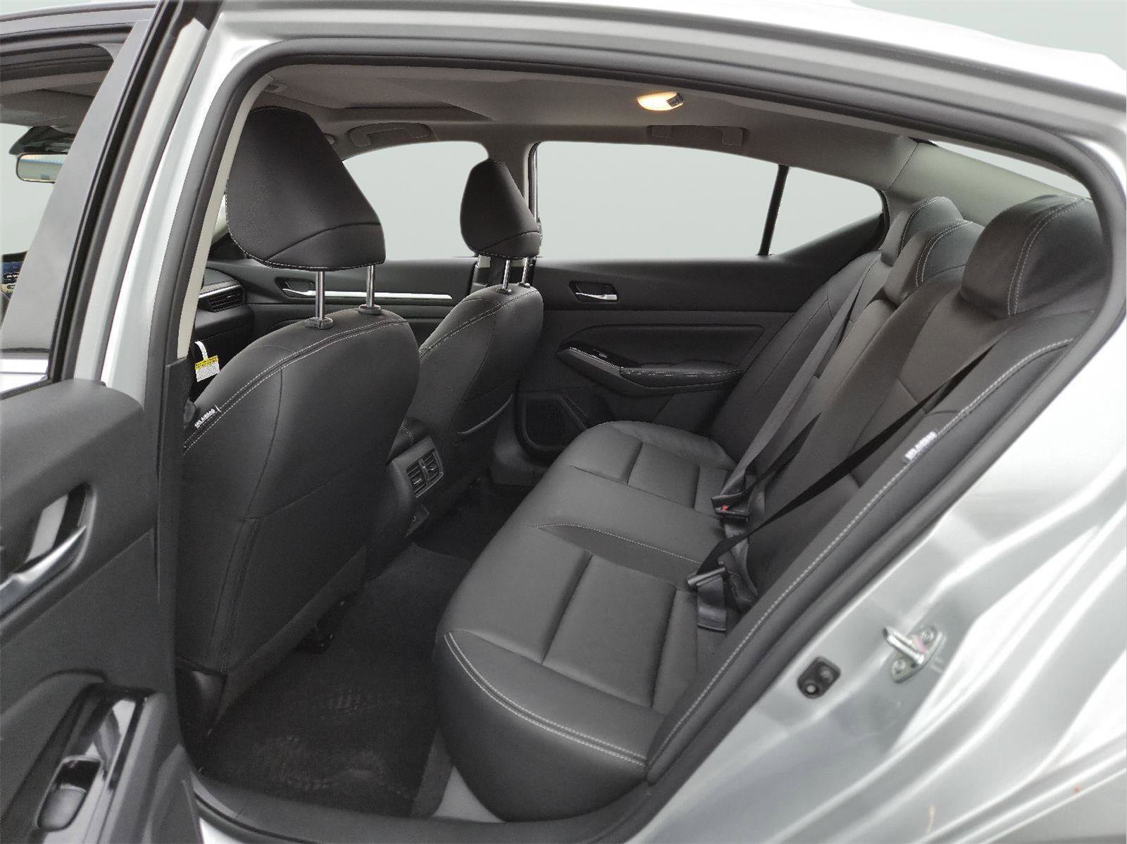 New 2025 Nissan Altima 2.5 SL image 12