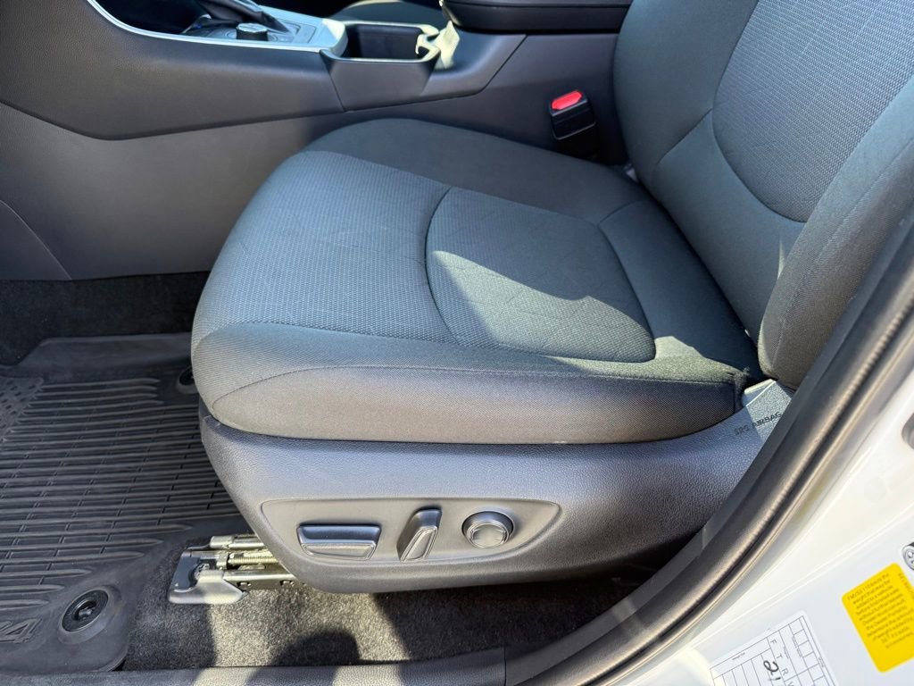 Certified 2025 Toyota RAV4 XLE AWD/4WD image 13