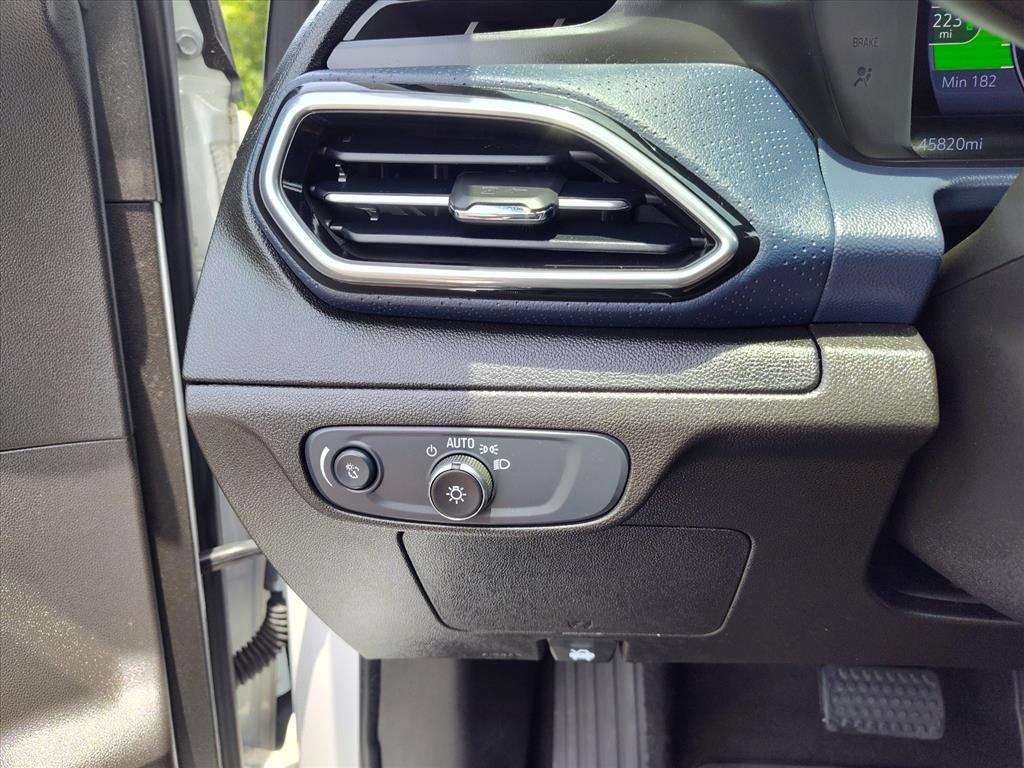 Used 2022 Chevrolet Bolt EUV Premier w/ Sun & Sound Package FWD image 14