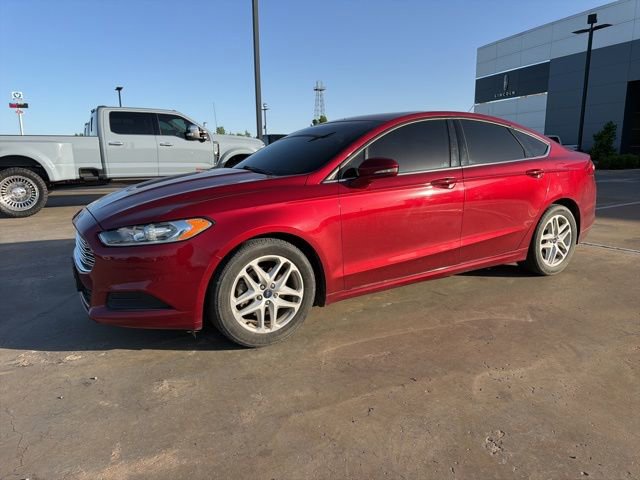 Used 2016 Ford Fusion SE FWD image 1