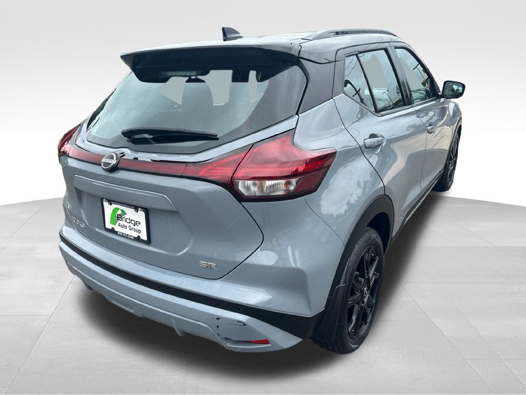 Used 2023 Nissan Kicks SR FWD image 8