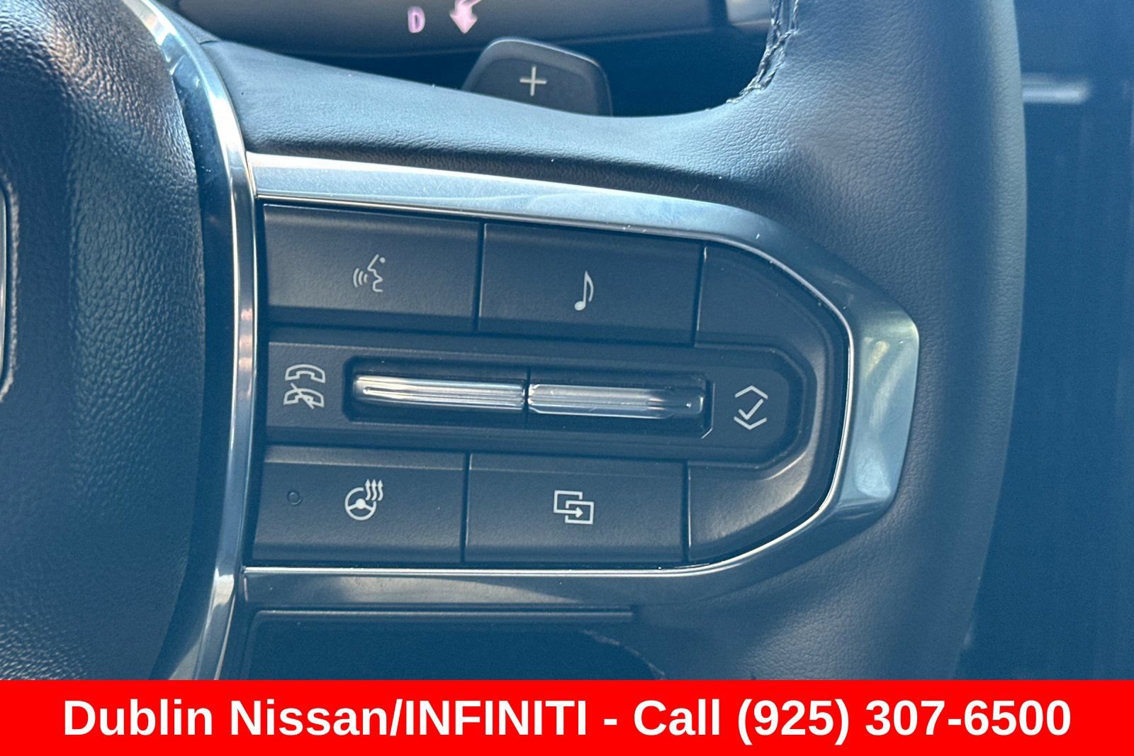Used 2025 GMC Yukon XL Denali AWD/4WD image 40